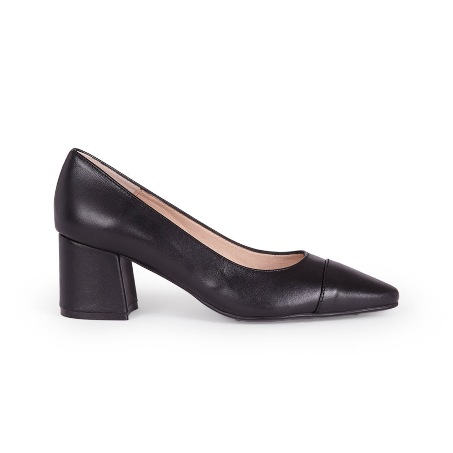 Elara Black