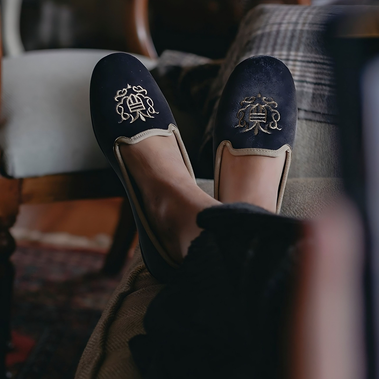 Royal Embroidered Slipper - Dark Gray
