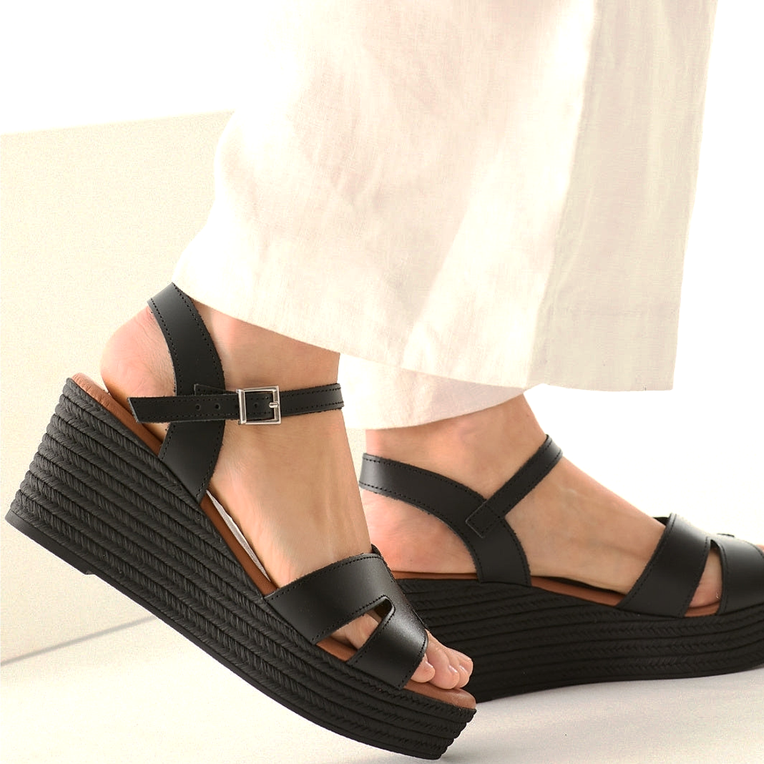 Sara Wedge - Black