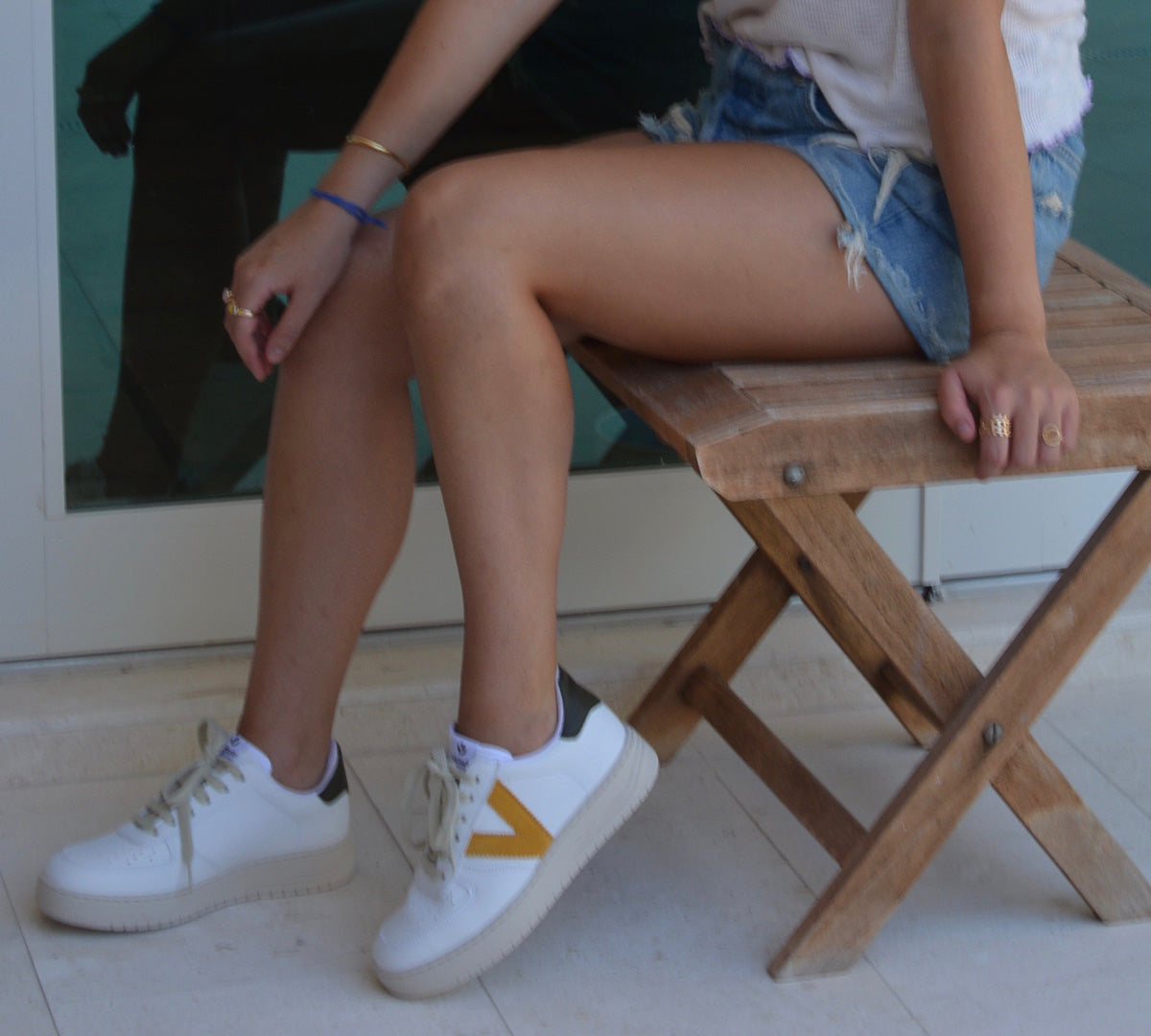 V Mustard Back Green