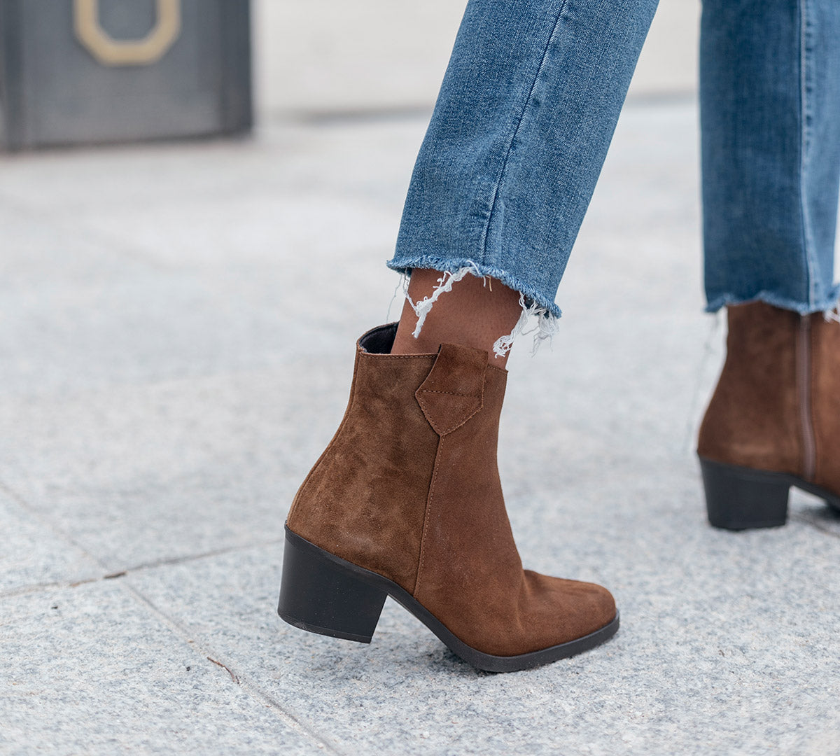 River Chestnut Suede