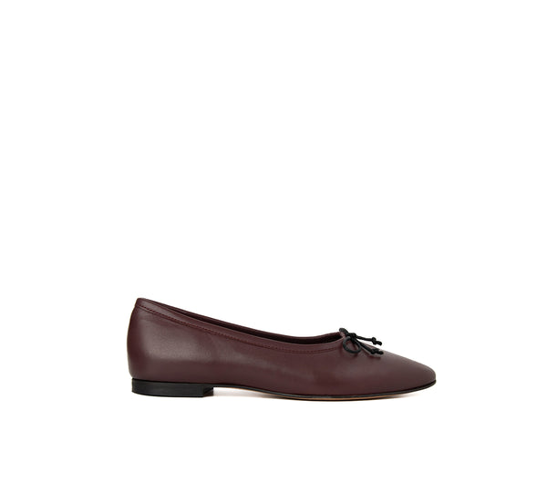 Amelie Burgundy