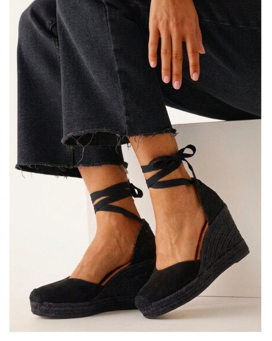 Jimena High Laces All Black