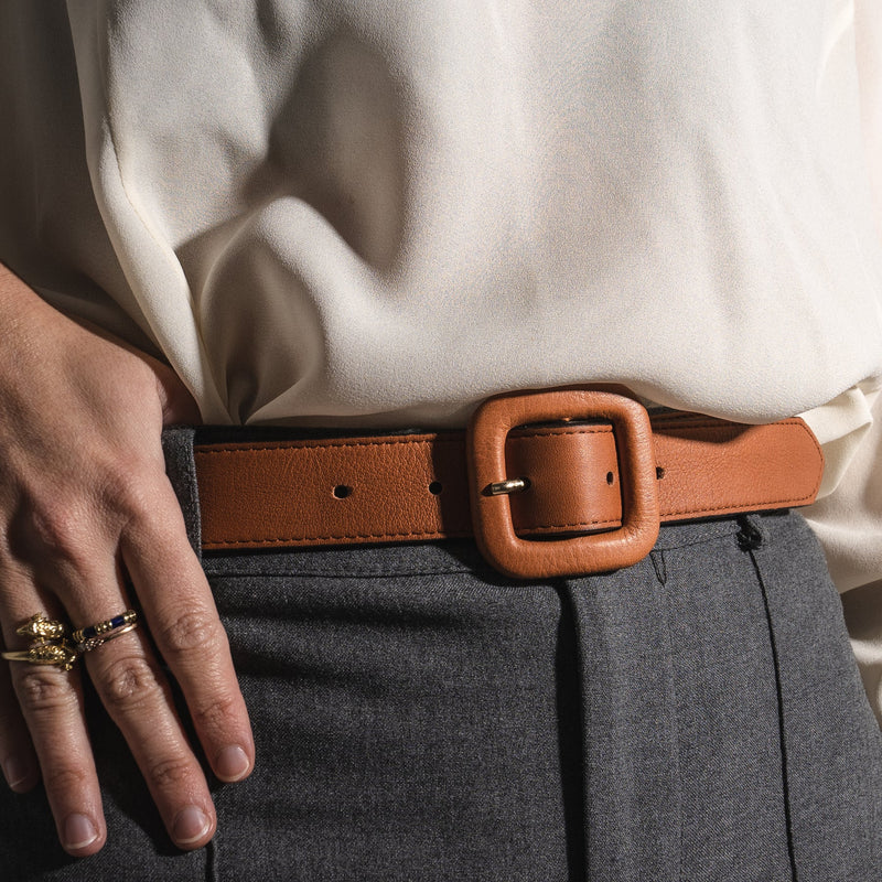 Leather Belt With Lined Buckle Camel