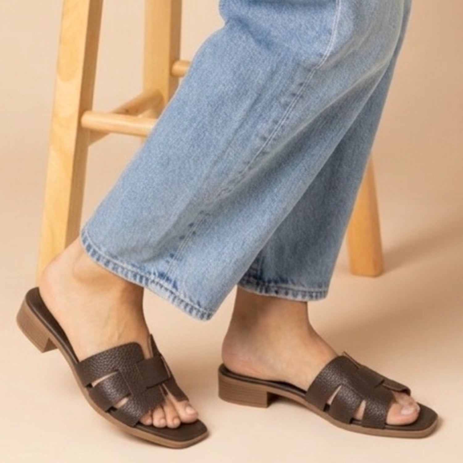 Ona Sandal - Chestnut