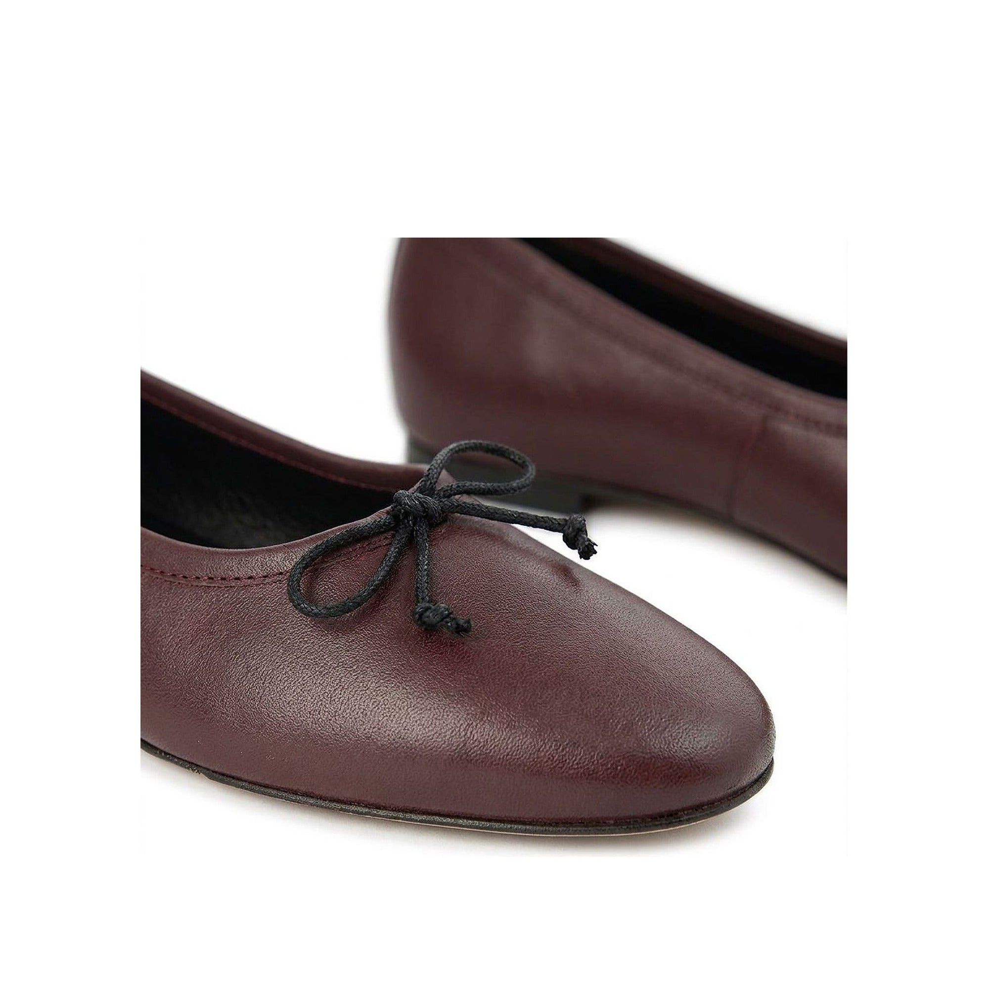 Amelie Burgundy