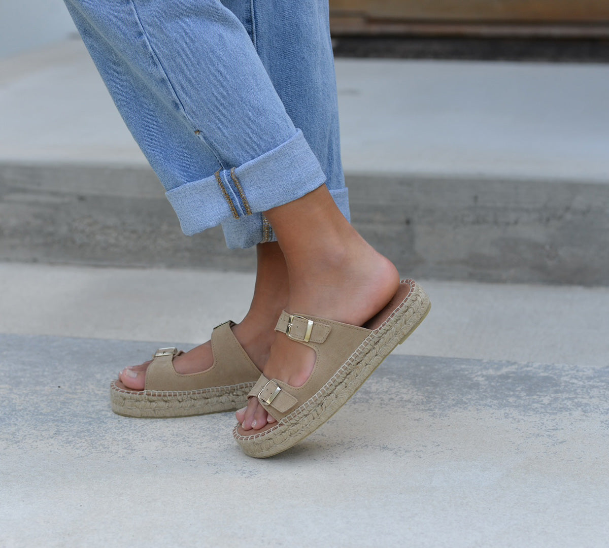 Ergonomic Camel Espadrille