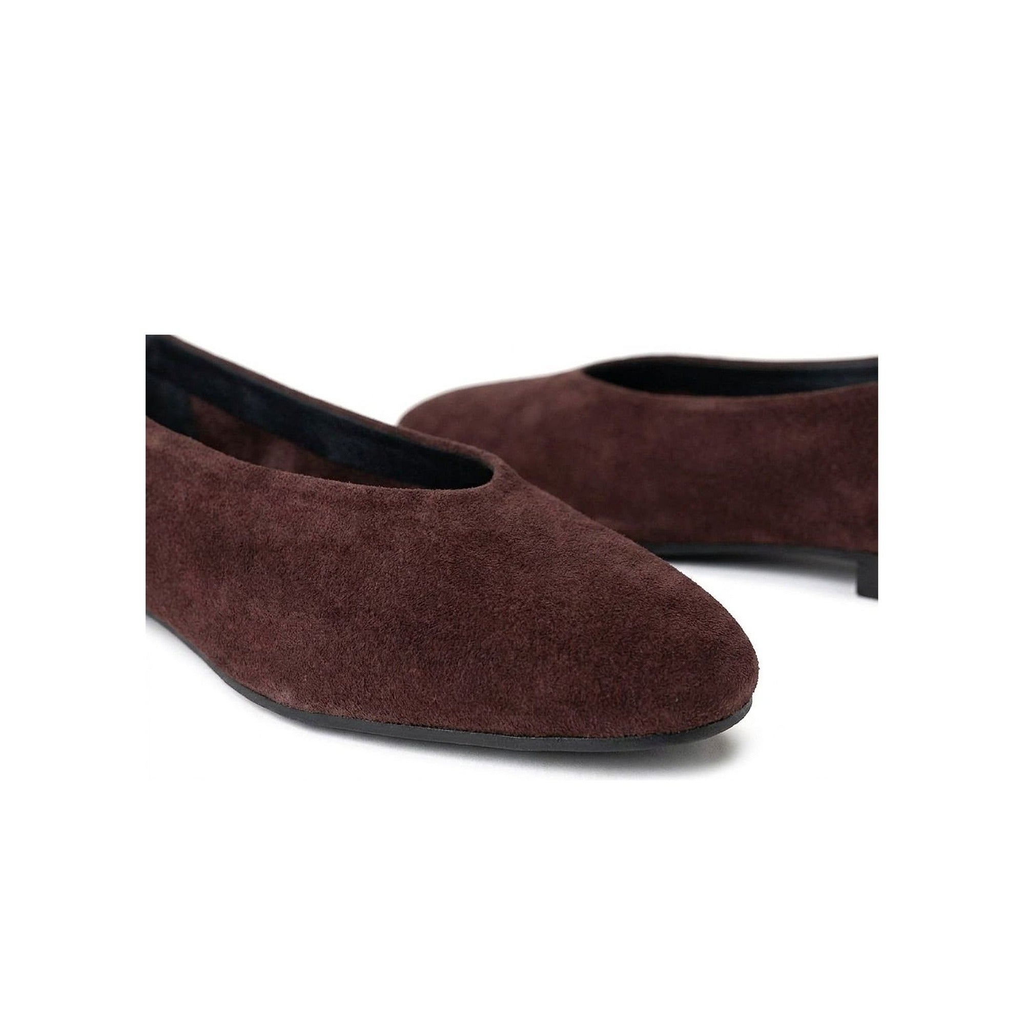 Lucrecia Burgundy